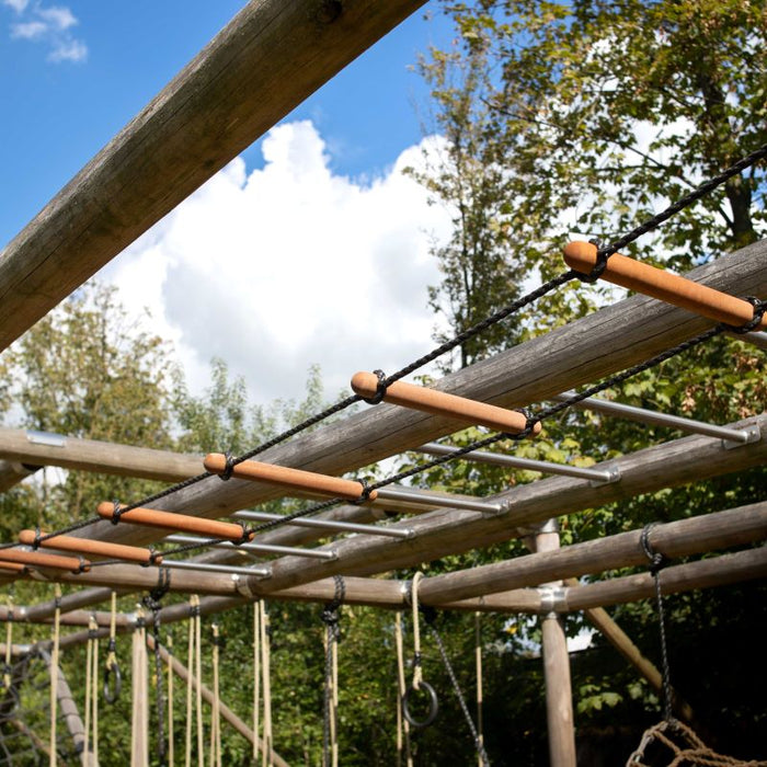 Klimtoestel voor outdoor obstacle training
